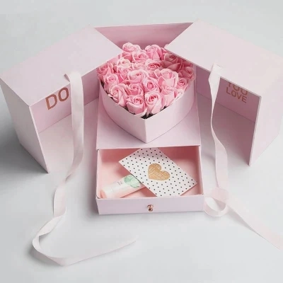 Kundenspezifische Luxus-Geschenk-Blumenbox aus starrem Karton mit rosafarbenen Rosen und runden Röhren