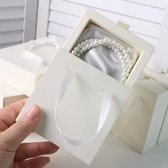 Luxuriöse Geschenkpapierbox mit Schiebeschublade für Dessous-Verpackung mit Satinfutter
